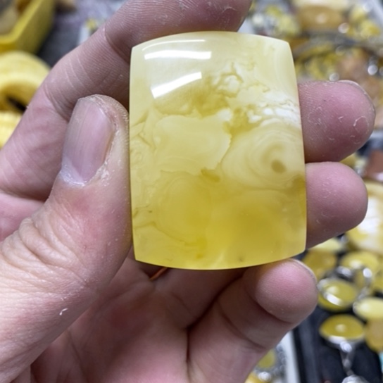 蜜蜡裸石未镶嵌吊坠