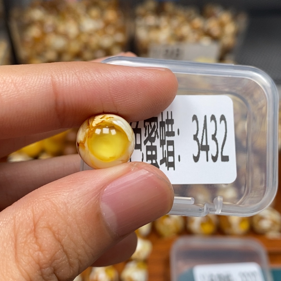 蜜蜡未镶嵌珠宝奇石3432