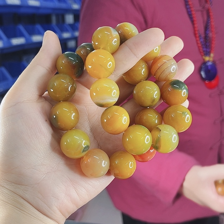 玛瑙手链未镶嵌丅29田黄卡20左右发其一