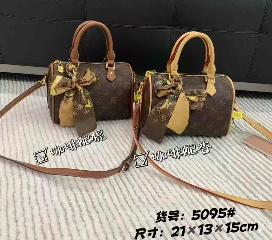 2025时尚百搭手提包潮印花枕头包单肩斜挎包