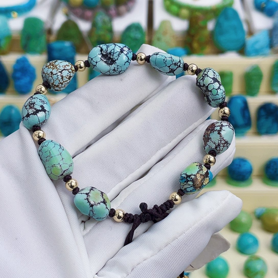 绿松石未镶嵌颈饰