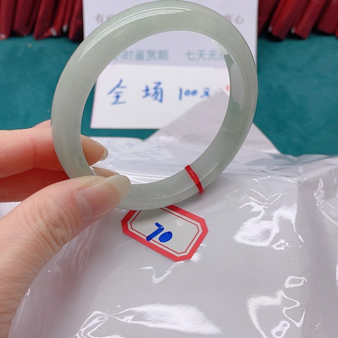 翡翠手镯未镶嵌D****i70000000