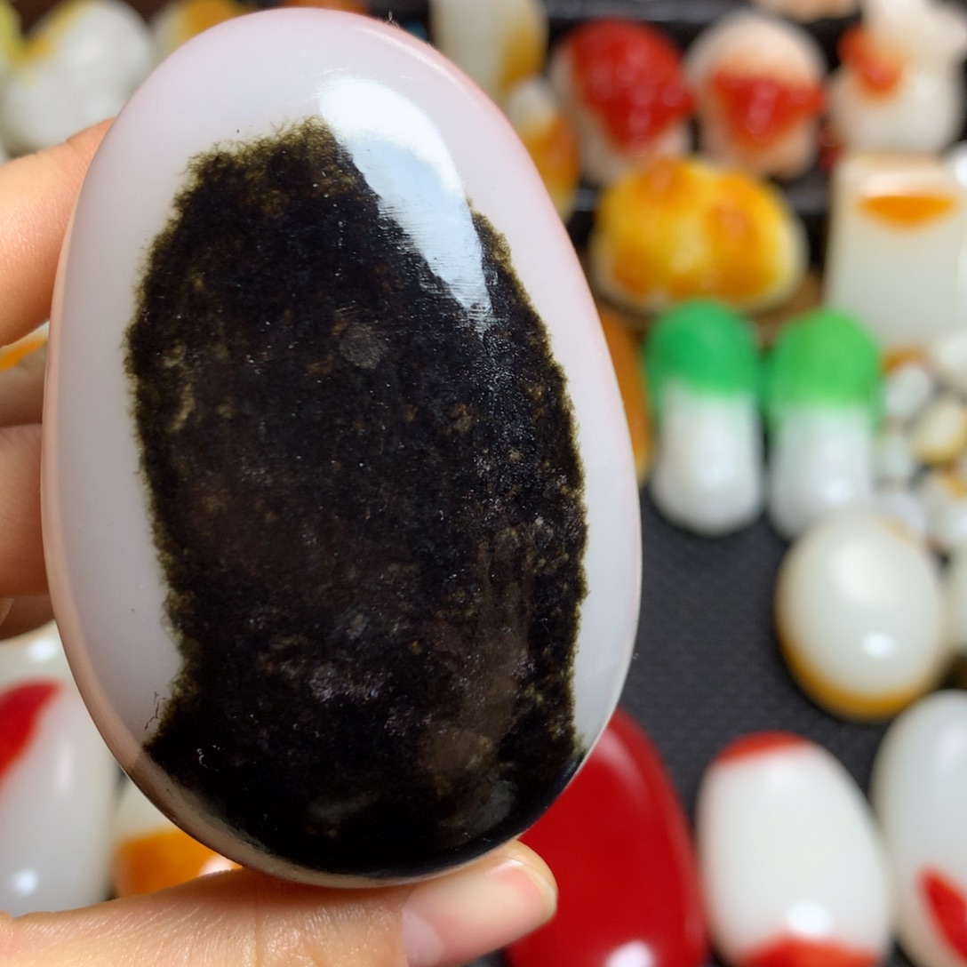 新疆戈壁石五彩石