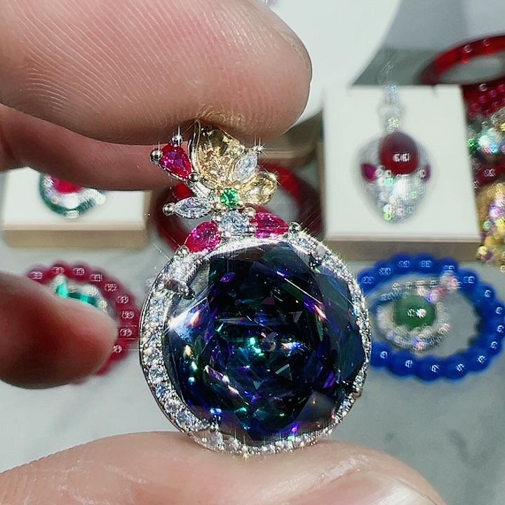 红宝石颈饰未镶嵌