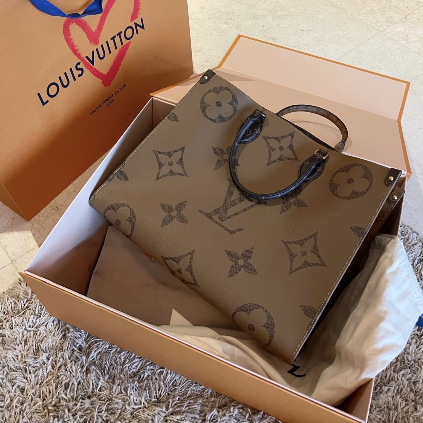 99新 LouisVuitton/路易威登 蔚蓝/中号老花onthego托特包 芯片款