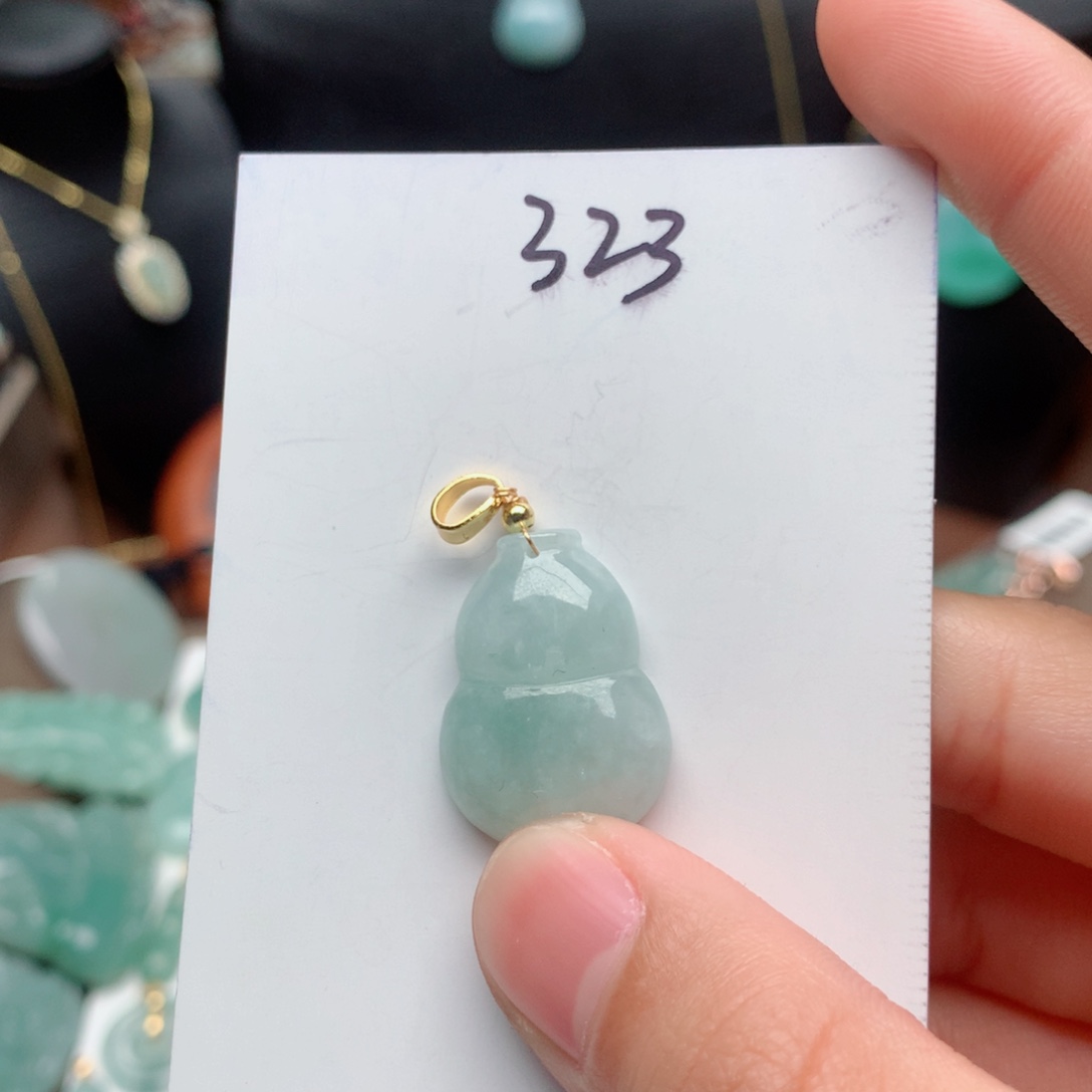 翡翠颈饰合金吊坠