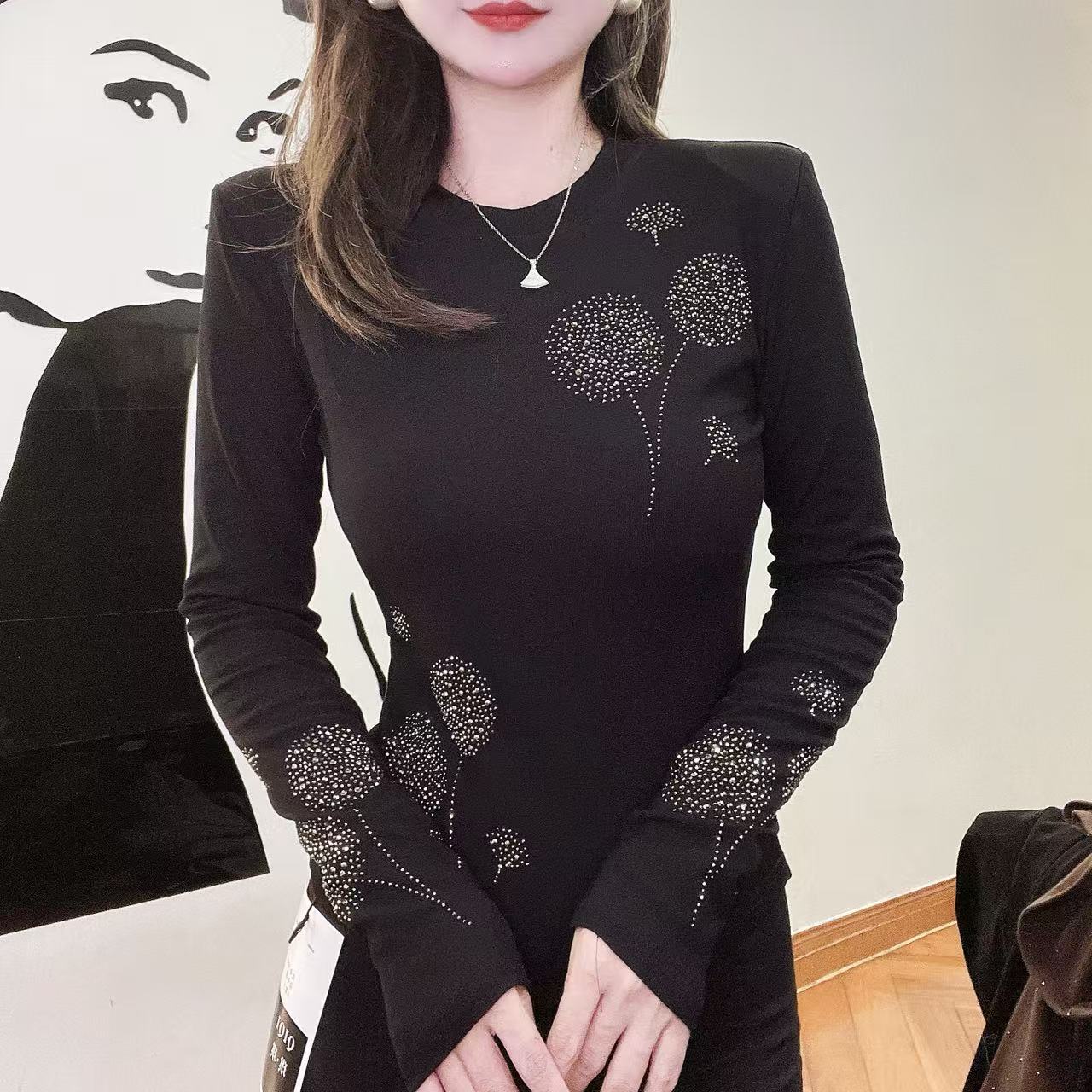 重工闪闪蒲公英烫钻花色磨毛百搭上衣58062