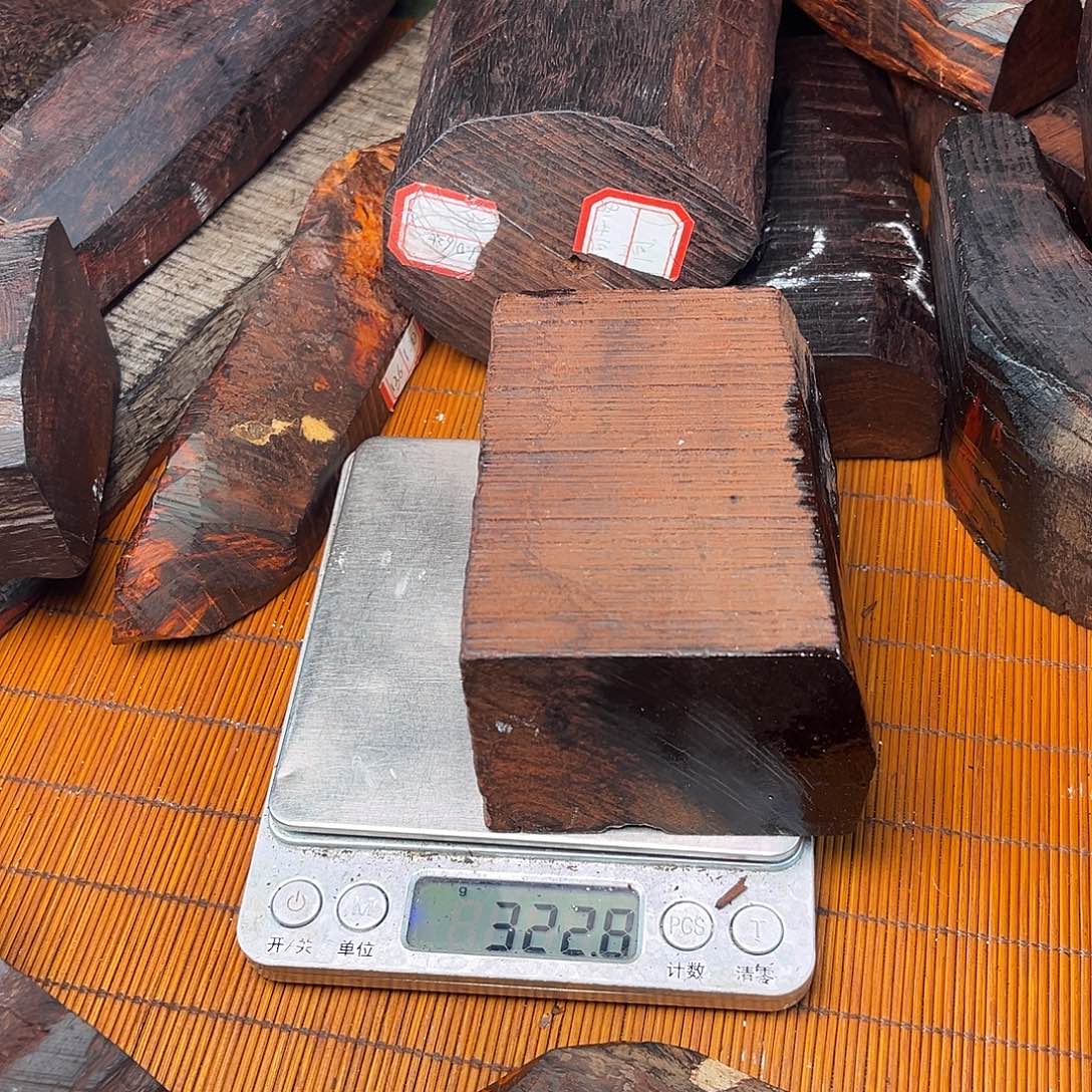 多***走檀香紫檀（小叶紫檀）S金星琴料