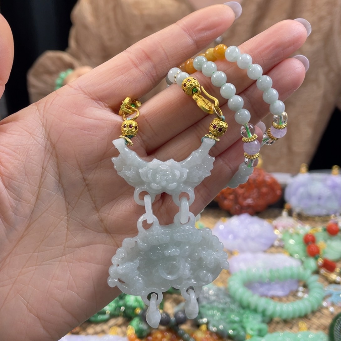 翡翠颈饰未镶嵌代编织