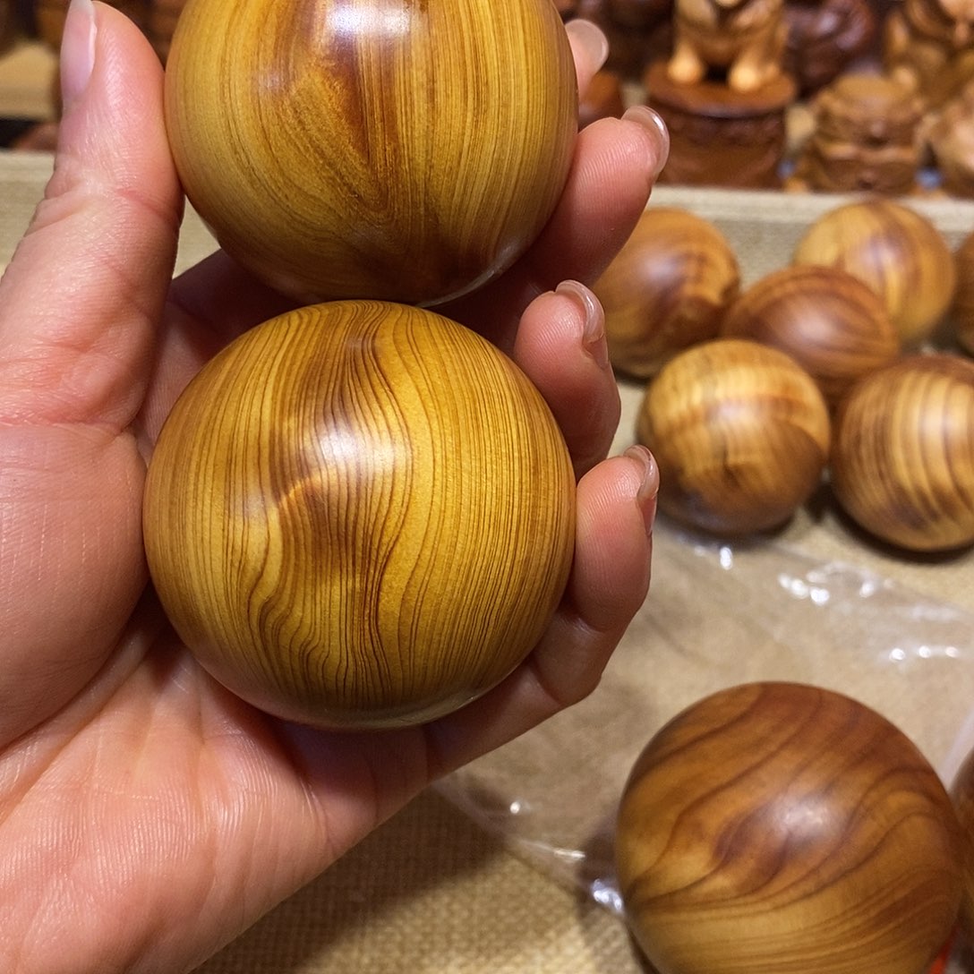 柏木（崖柏）J**e崖柏手把件，手球一对