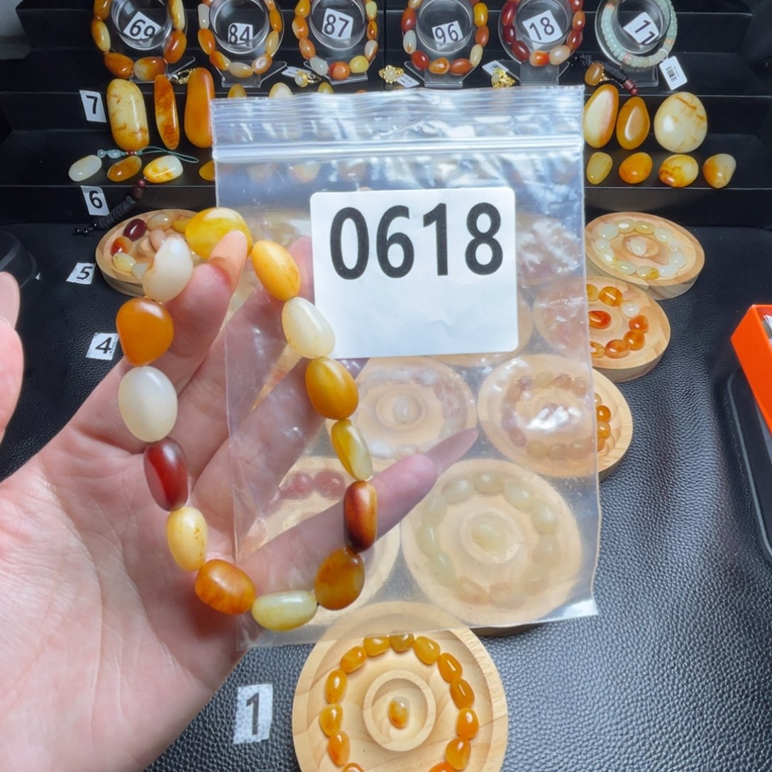 和田玉未镶嵌手串