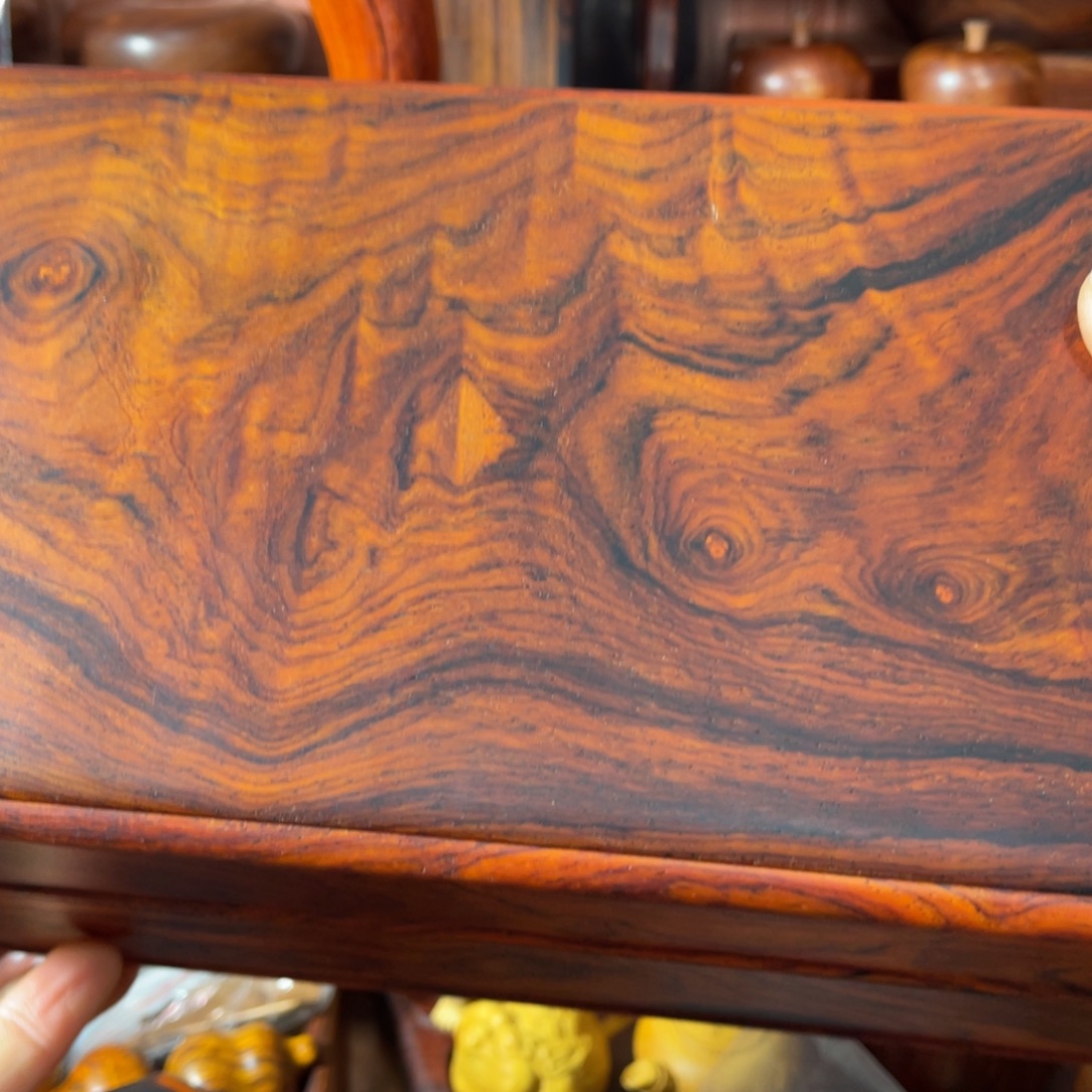 腾***琪微凹黄檀材料的大盒子