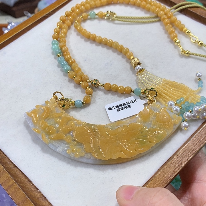 翡翠未镶嵌颈饰翡翠吊坠