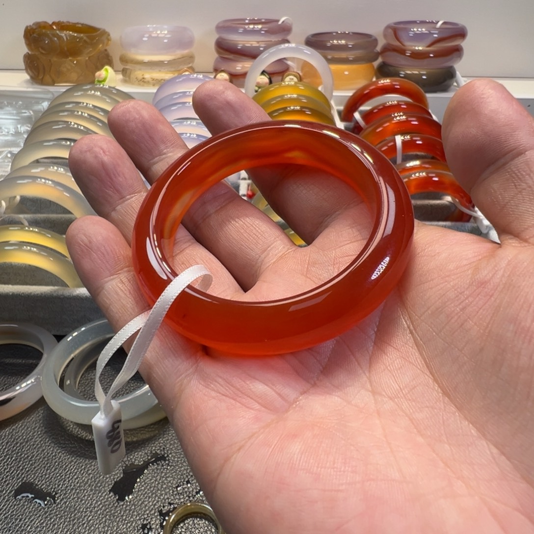 东***子玛瑙/玉髓未镶嵌手镯