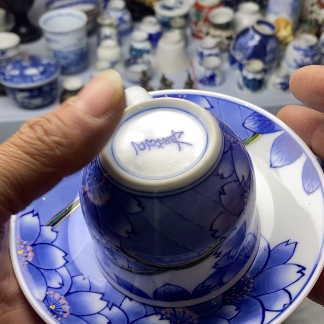 瓷片吾**啡飞过我心里不踏实和绝望