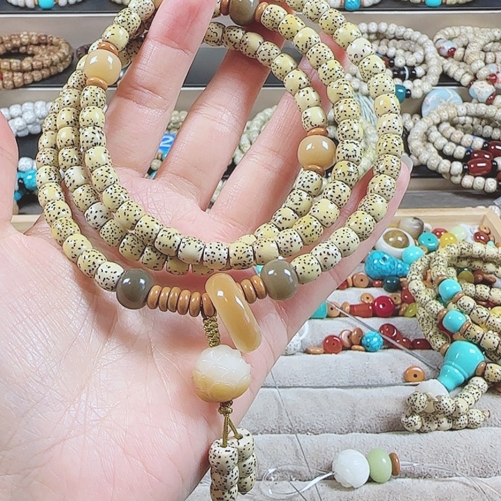 柠****吊坠星月菩提海南原生态星月菩提