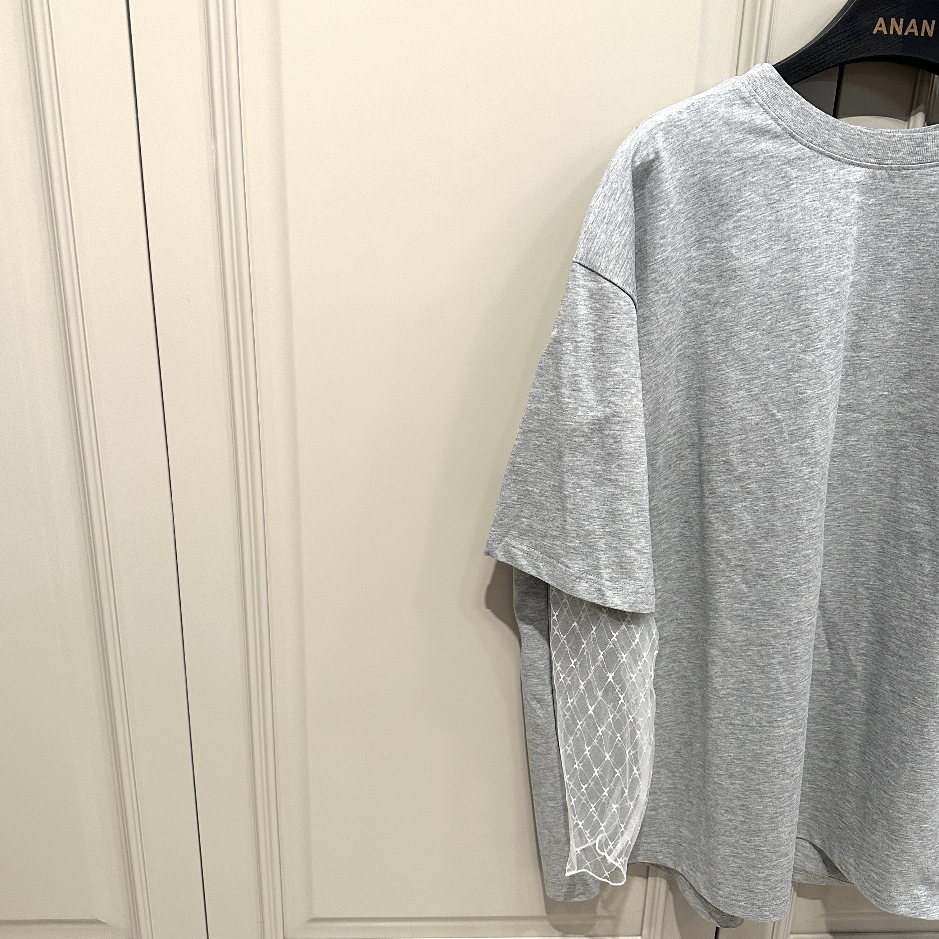 ananstudio（灰色）蕾丝拼接T恤短袖