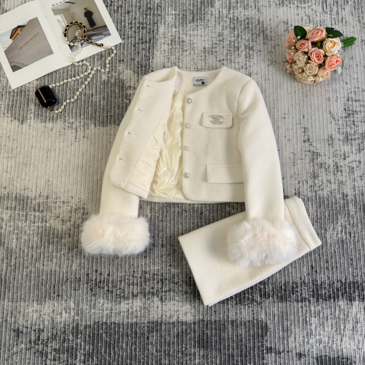 小香风套装女2025冬季新款高端法式轻奢羽绒服袖毛外套短裙两件套