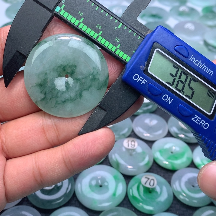 翡翠颈饰未镶嵌缅甸天然A货翡翠