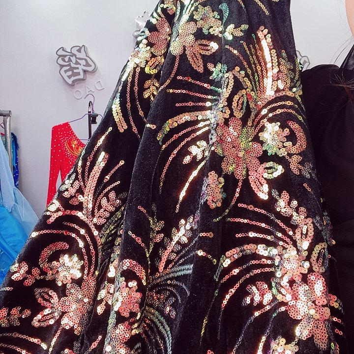 交谊舞的舞蹈动作和舞蹈