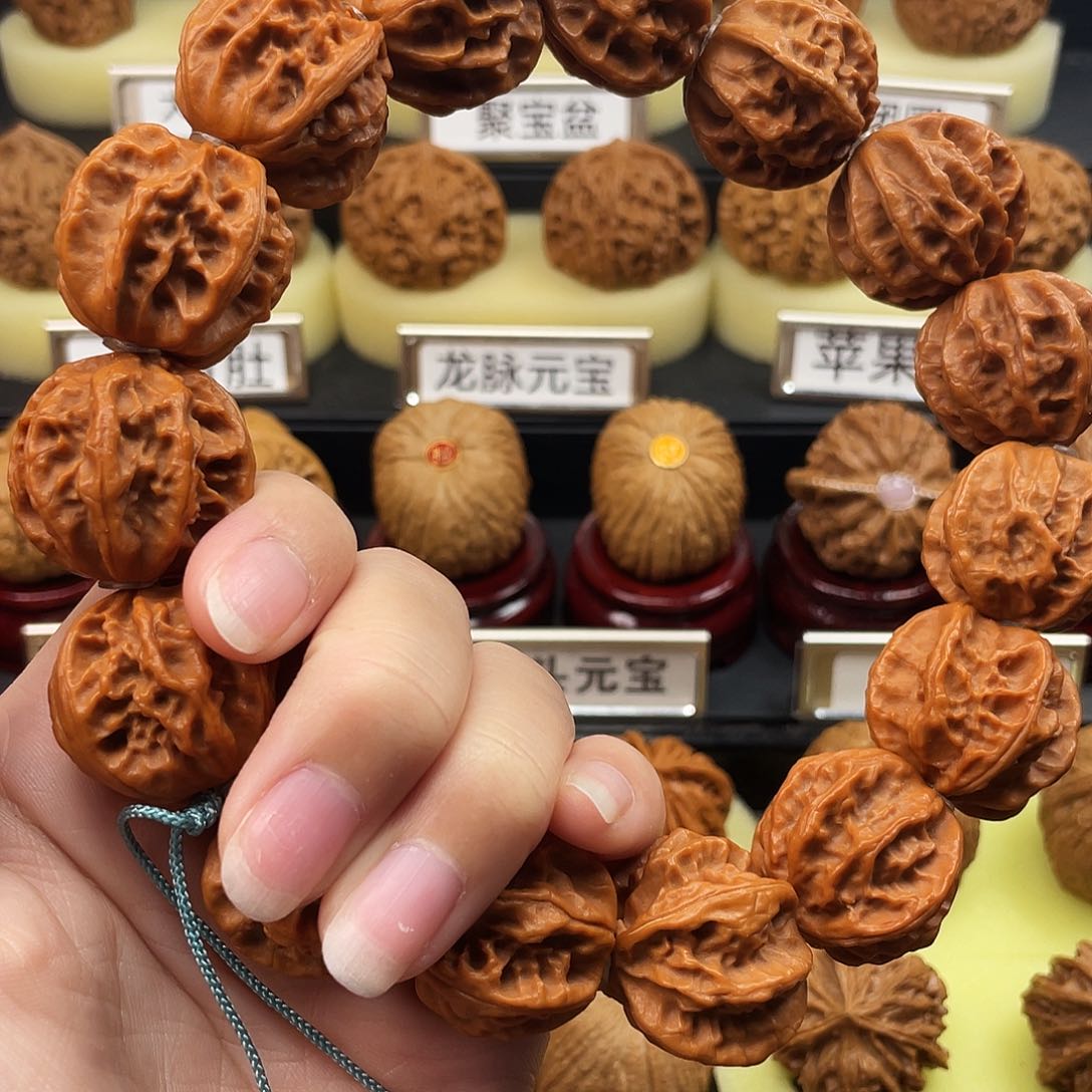 文玩核桃把件龙脊手持