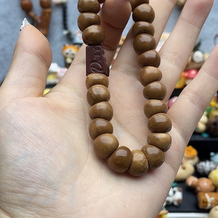 非金属手串配饰一起