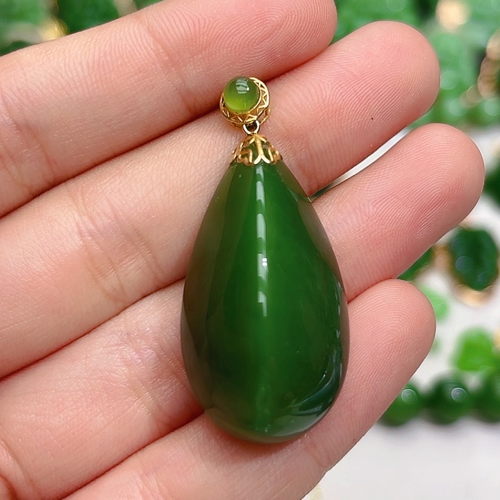 和田玉（碧玉）颈饰18K金镶嵌