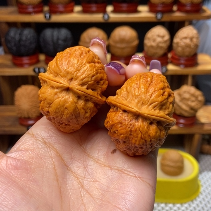 文玩核桃吊坠41/55克一帆47