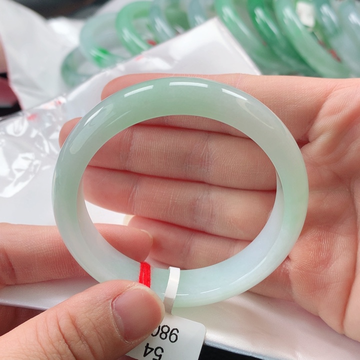 翡翠手镯未镶嵌缅甸A货翡翠手镯