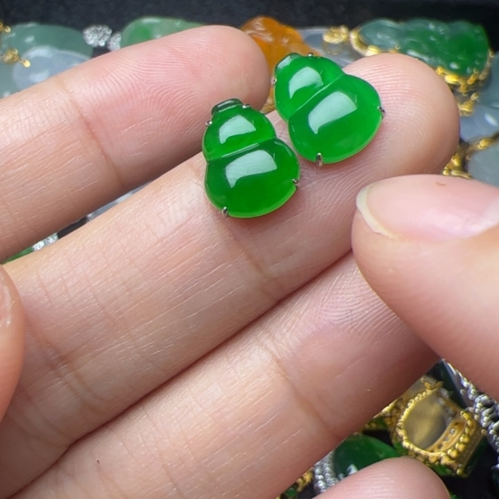 翡翠18K金镶嵌耳饰