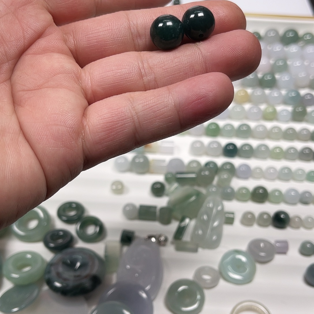 中***人翡翠未镶嵌吊坠(不含链)