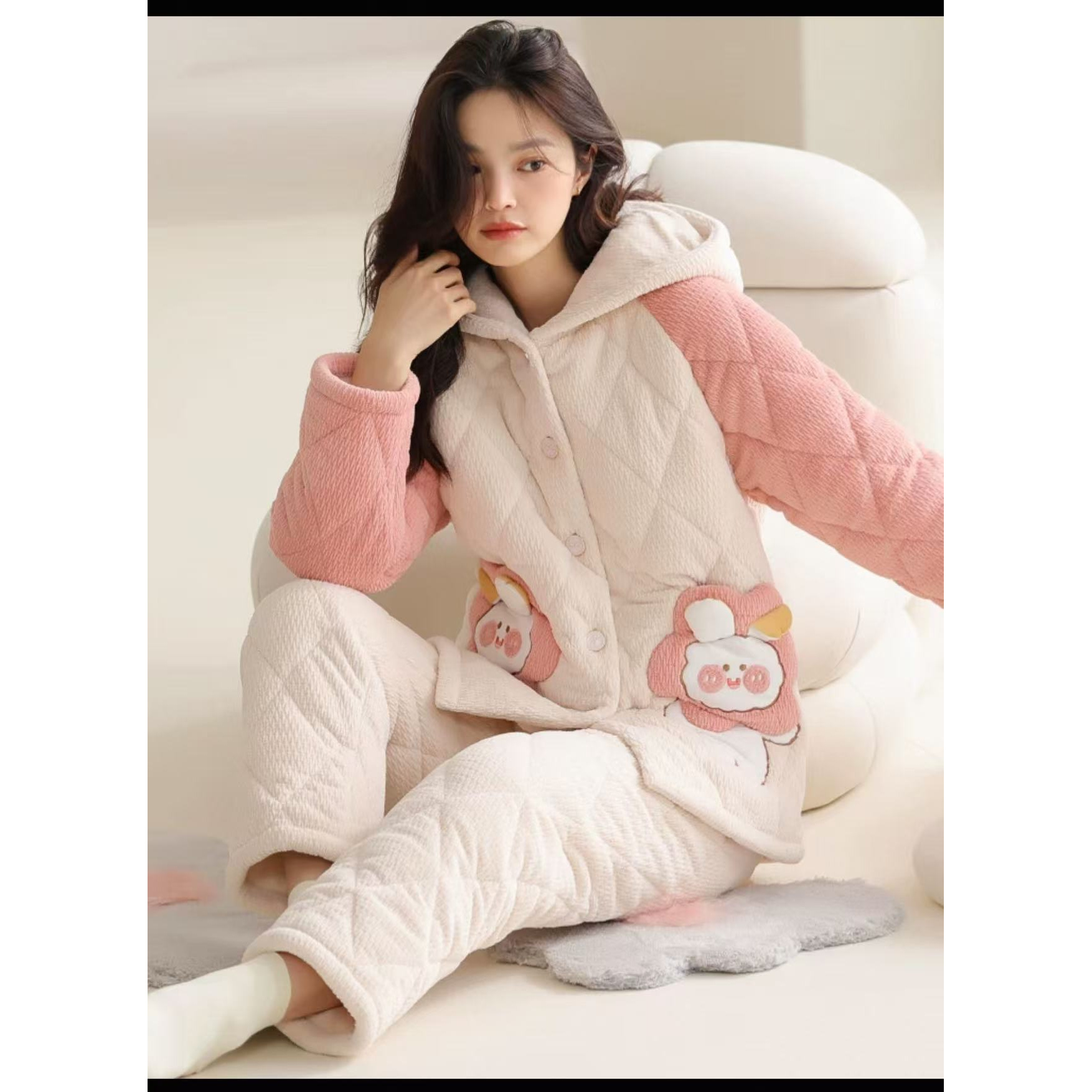 225-女士冬季加厚连帽白拼粉三层夹棉加厚家居服套装