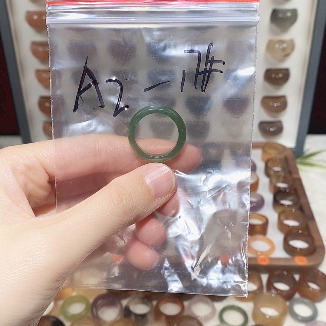 玛瑙/玉髓未镶嵌戒指港17码岫玉不退换