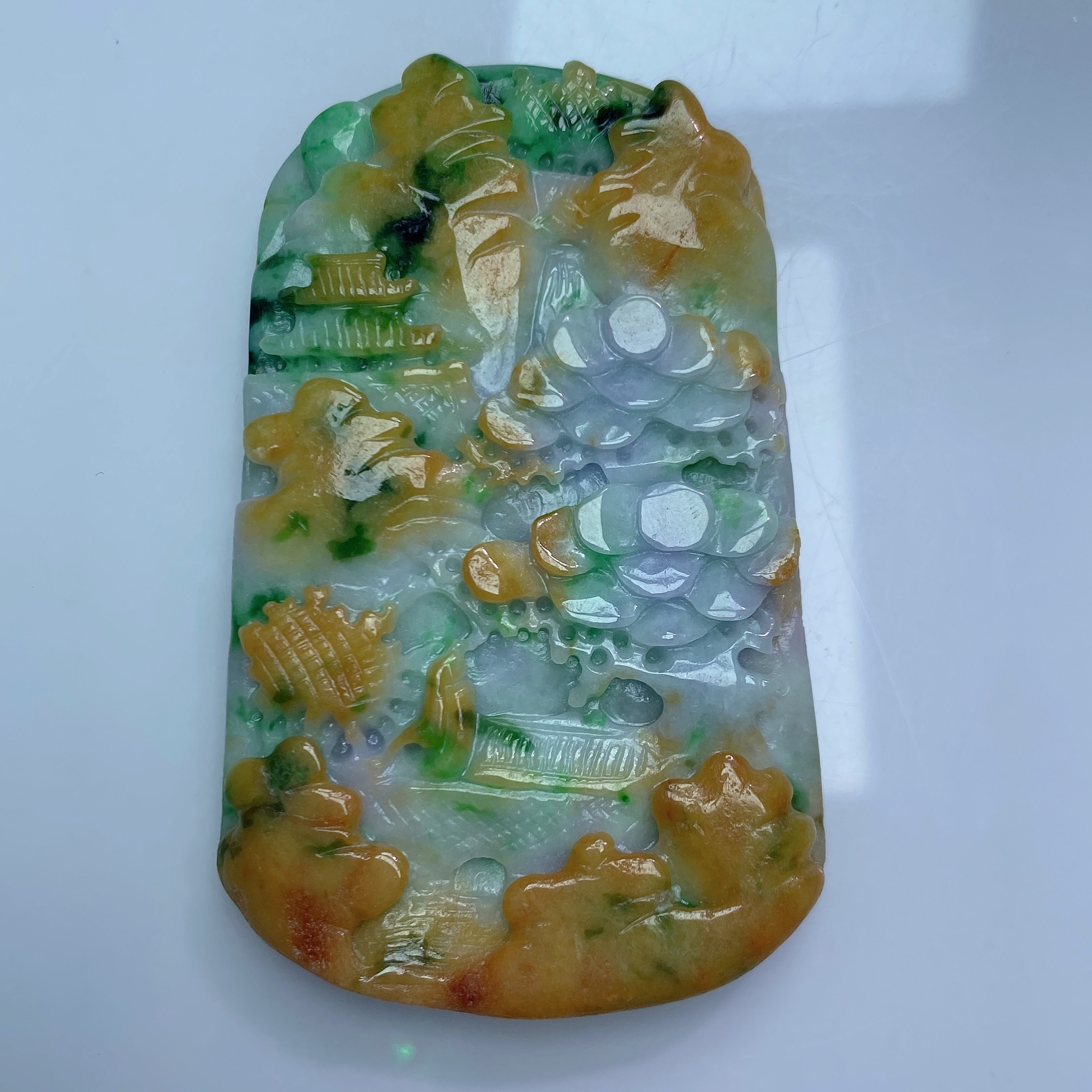 翡翠三彩山水牌吊坠