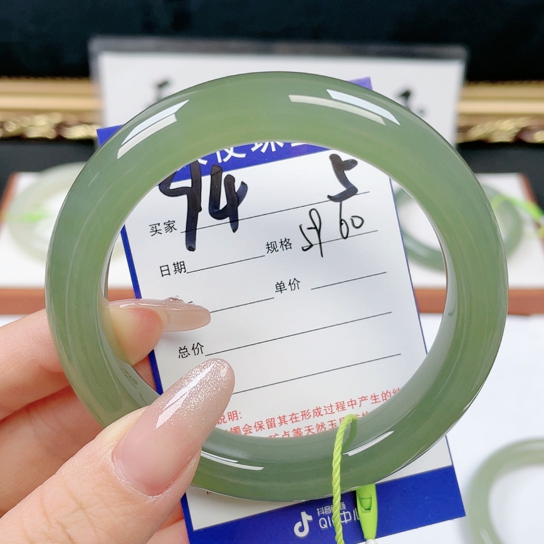 和田玉手镯未镶嵌M*n