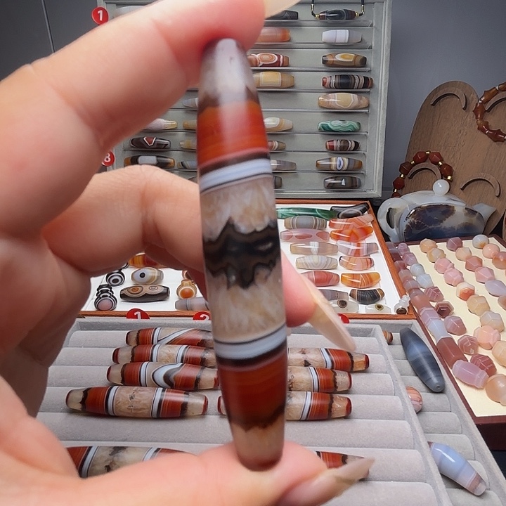 胡****玛瑙/玉髓合金颈饰
