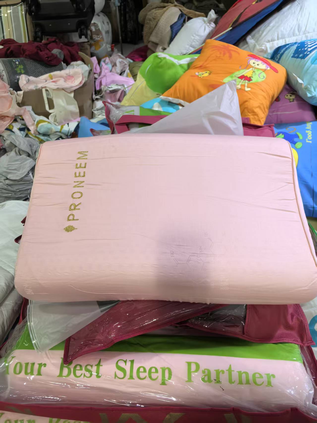 《厚广家》3楼40×60杂款莫代尔纤维天然乳胶枕 发1个 不挑色