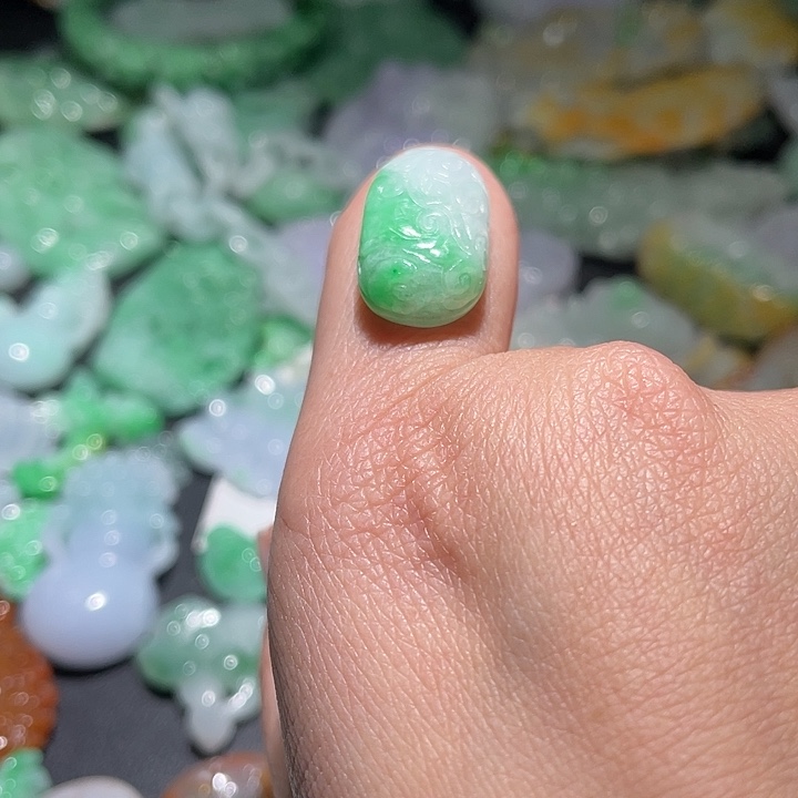 颈饰未镶嵌翡翠天