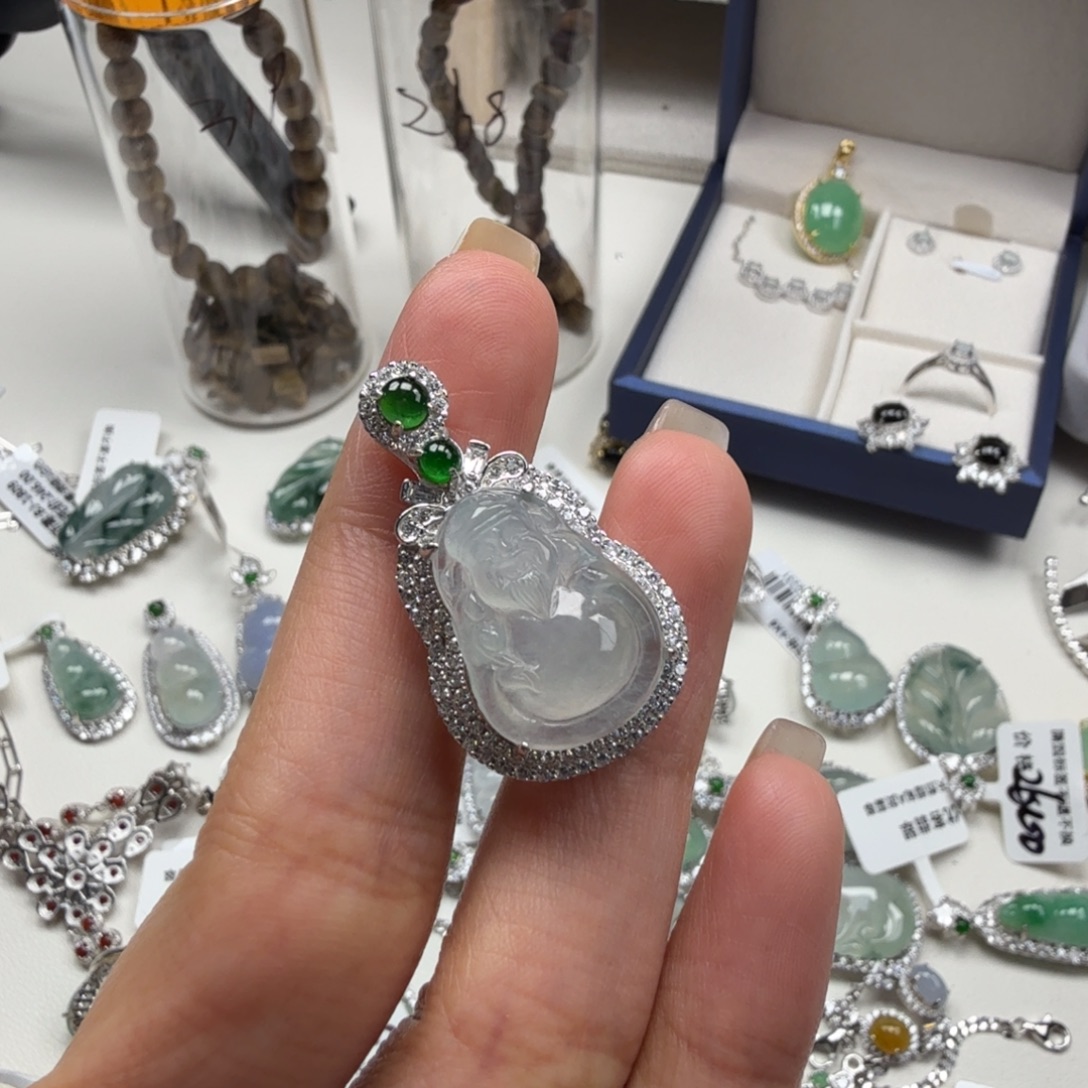 傲***霜翡翠银S925镶嵌戒指吊坠