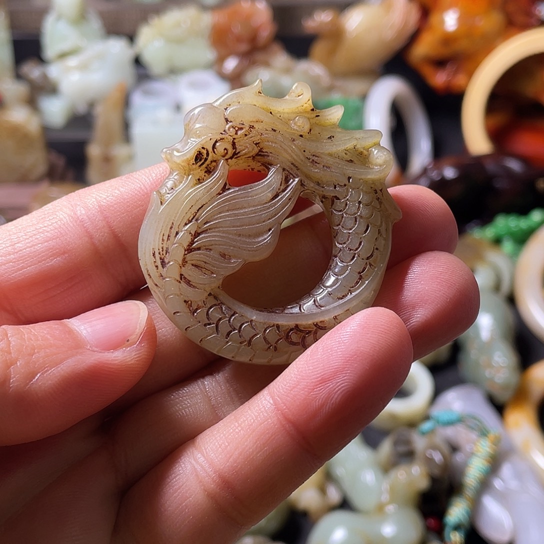 精***州和田玉（糖玉）未镶嵌颈饰