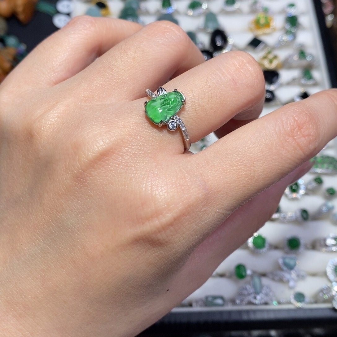 颈饰未镶嵌翡翠翡翠