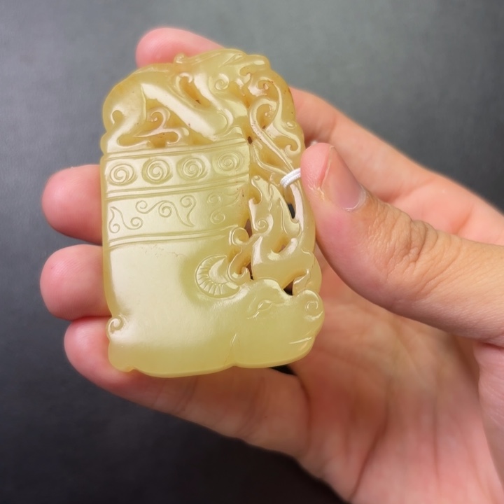 用***9和田玉未镶嵌颈饰