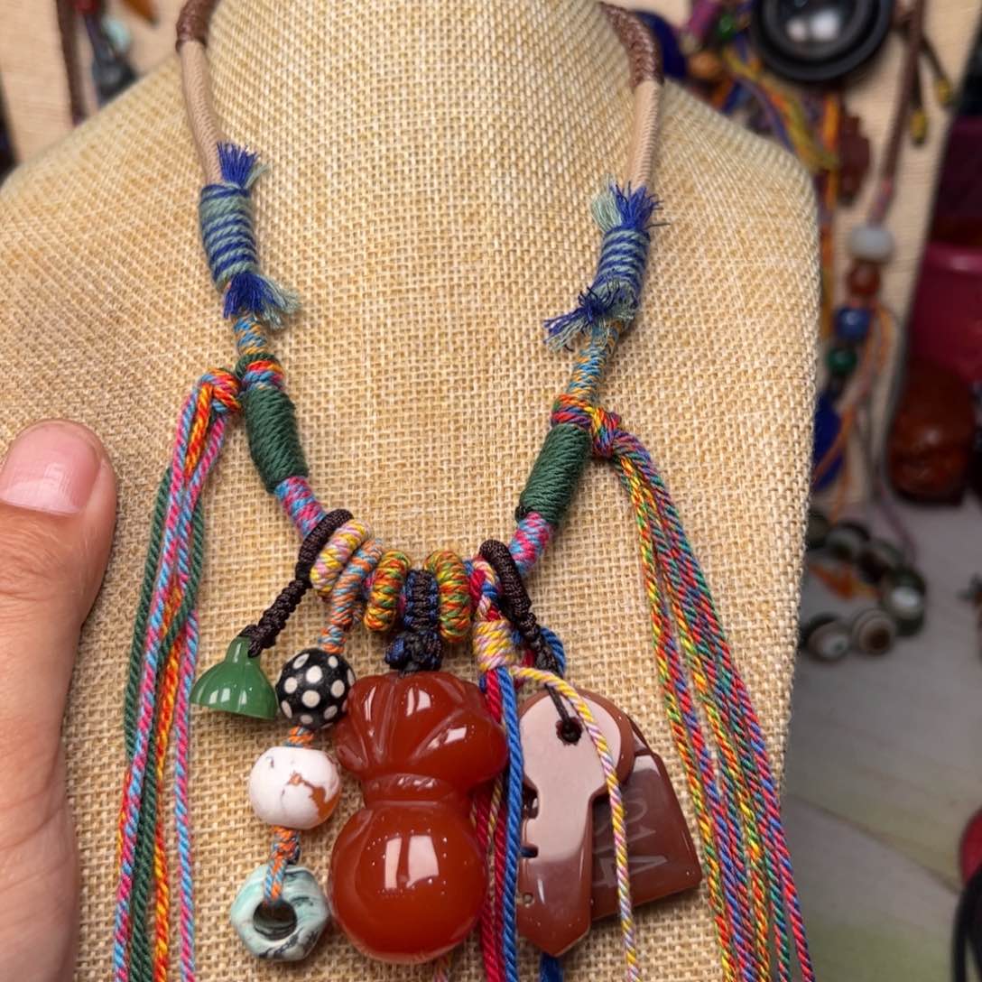 玛瑙/玉髓颈饰未镶嵌