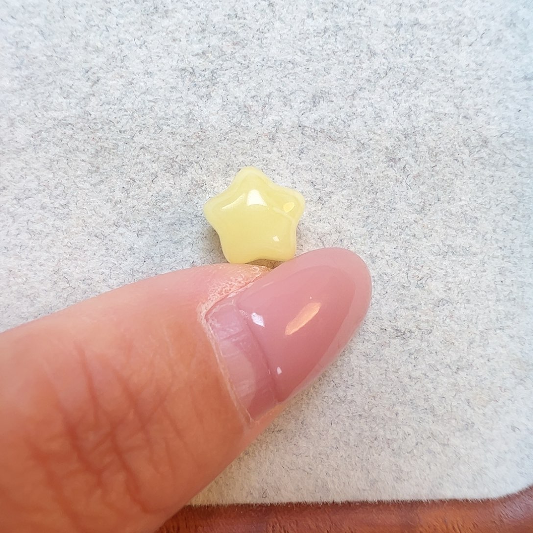 桃****琥珀未镶嵌珠宝奇石