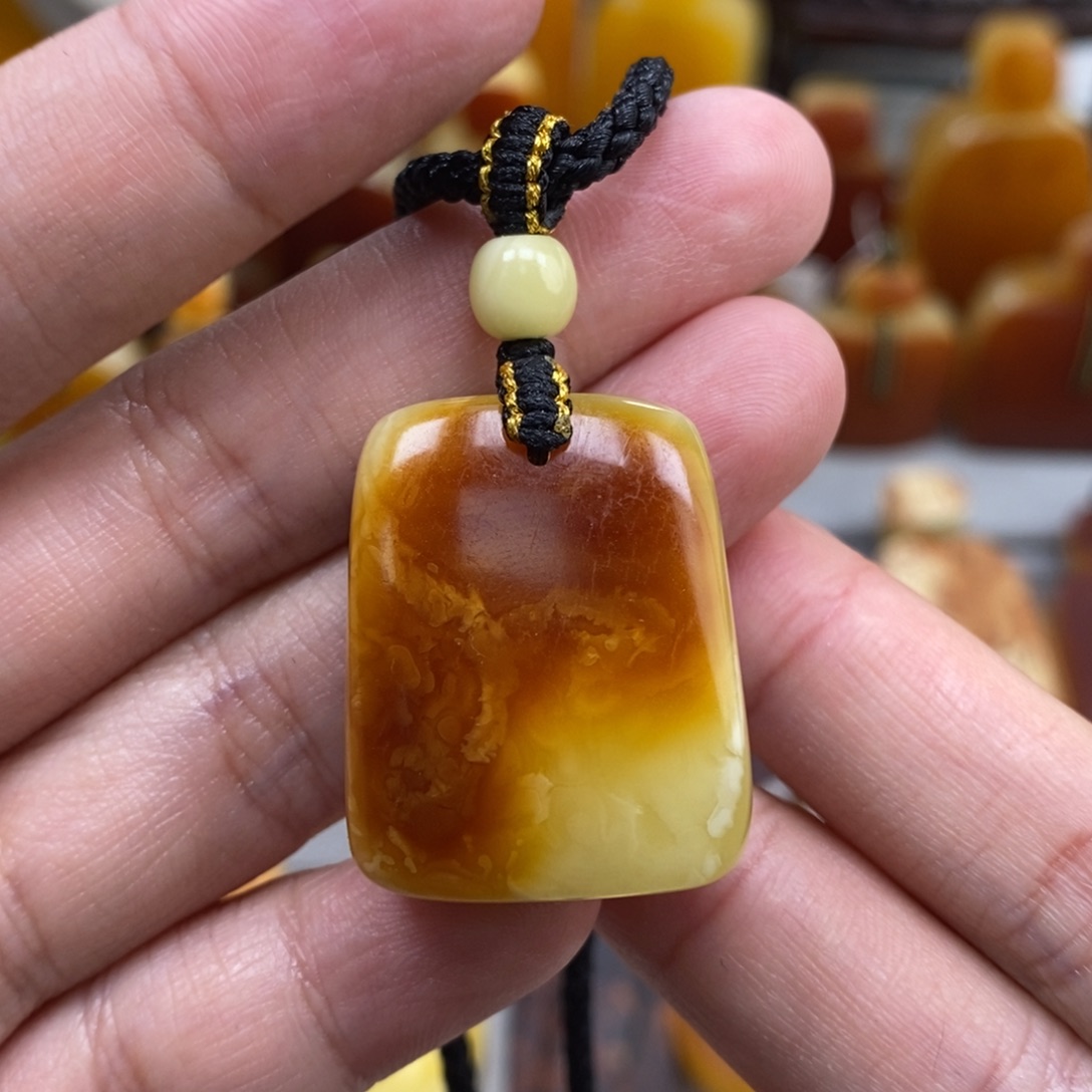 蜜蜡未镶嵌珠宝奇石