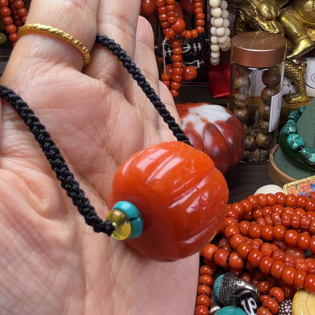 一***水琉璃颈饰大漂亮一条