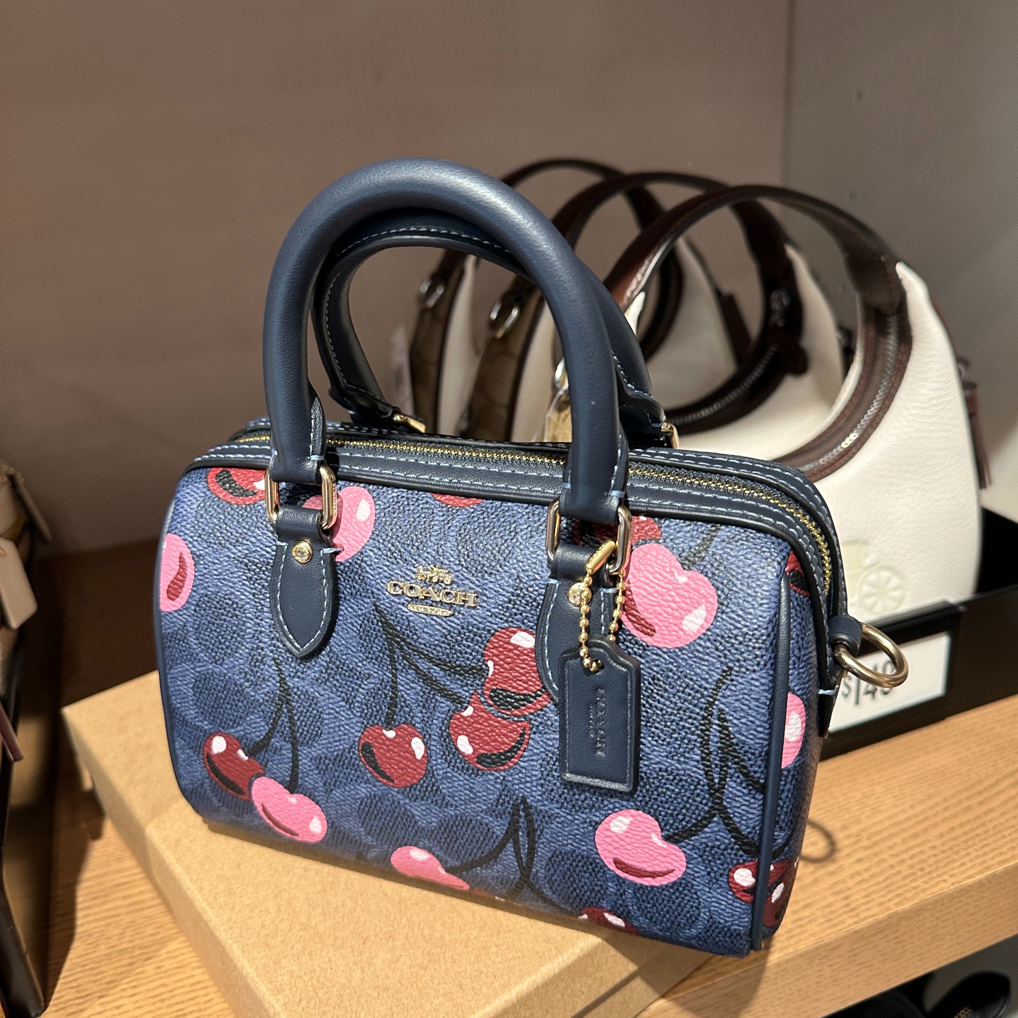 COACH蔻驰 樱桃 迷你波士顿斜挎包CY741（17.5*13*8.5cm） 