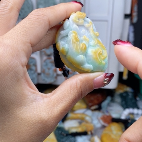 翡翠颈饰未镶嵌翡翠