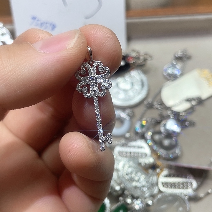 坠链均925银锆石满钻钥匙