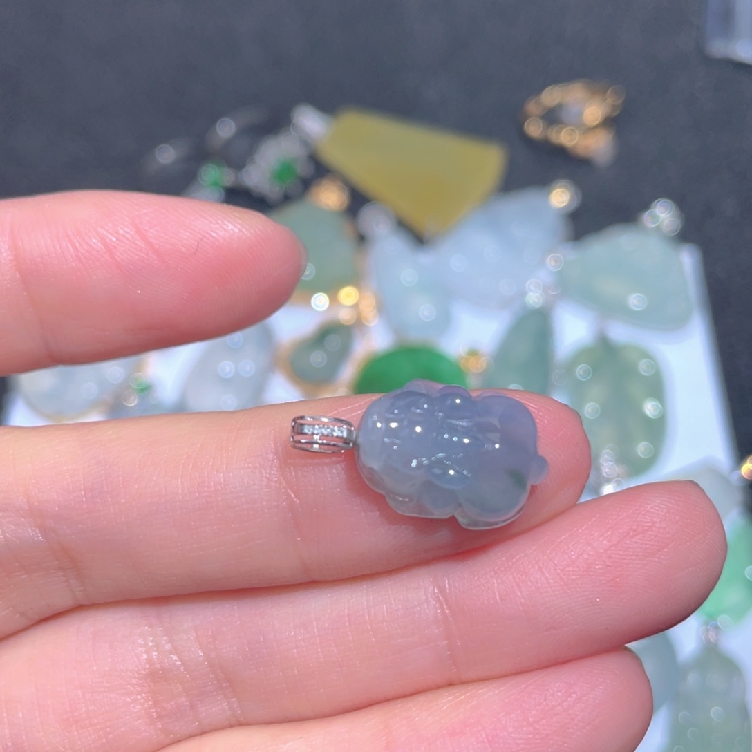 翡翠颈饰18K金镶嵌翡翠